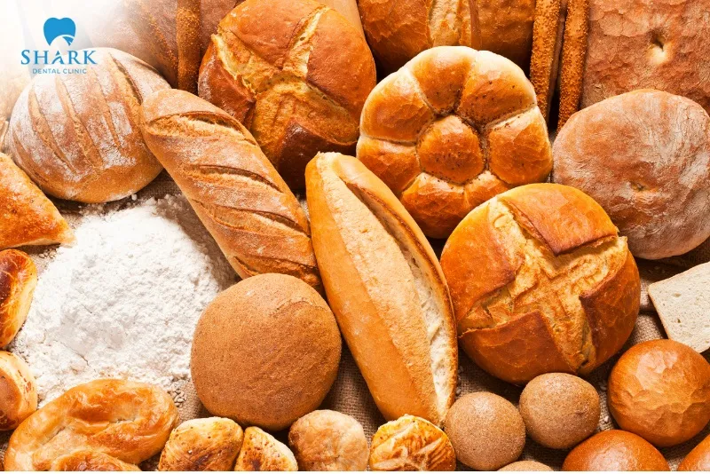 You can eat bread after tooth extraction, but not all types are suitable, and it must be eaten at the right time