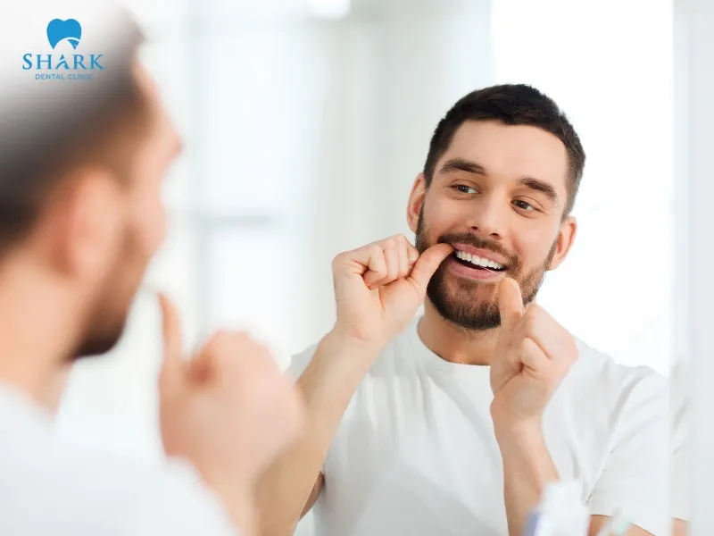 Using dental floss to clean the oral cavity helps improve bad breath