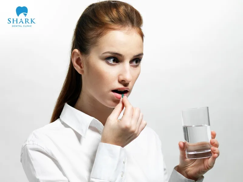 You should take antibiotics before tooth extraction at the correct time