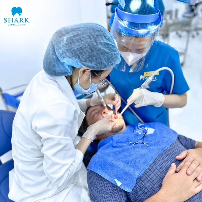 After tooth extraction, you can drink fluids, but you need to choose suitable beverages