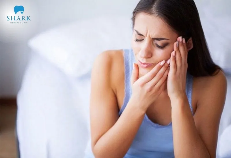 Drinking coffee immediately after tooth extraction can negatively affect the healing process