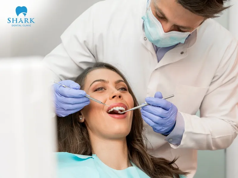 Eating too soon after a dental filling may cause the filling to loosen and damage the soft tissues in the oral cavity