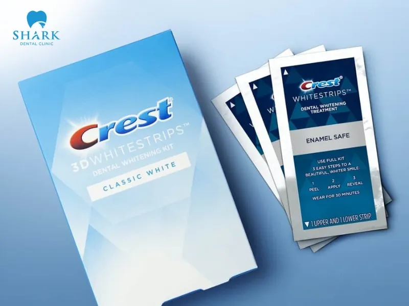 Crest 3D Whitestrips Classic White Teeth Whitening Kit is convenient and user-friendly