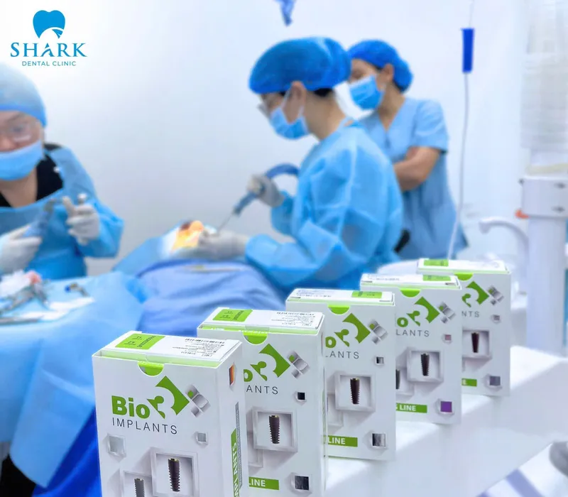 The screwless dental implant procedure is carried out following a scientific, step-by-step protocol, ensuring long-term stability and aesthetic outcomes