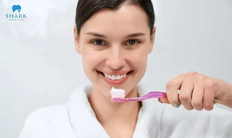 Maintain thorough oral hygiene: Brush at least twice a day with a soft-bristled toothbrush, and combine dental floss or a water flosser to effectively remove plaque and bacteria around the implant site.