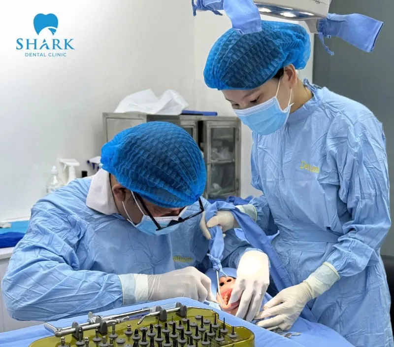 The dental implant procedure at Shark Dental Clinic follows standardized medical protocols, ensuring high safety and effectiveness