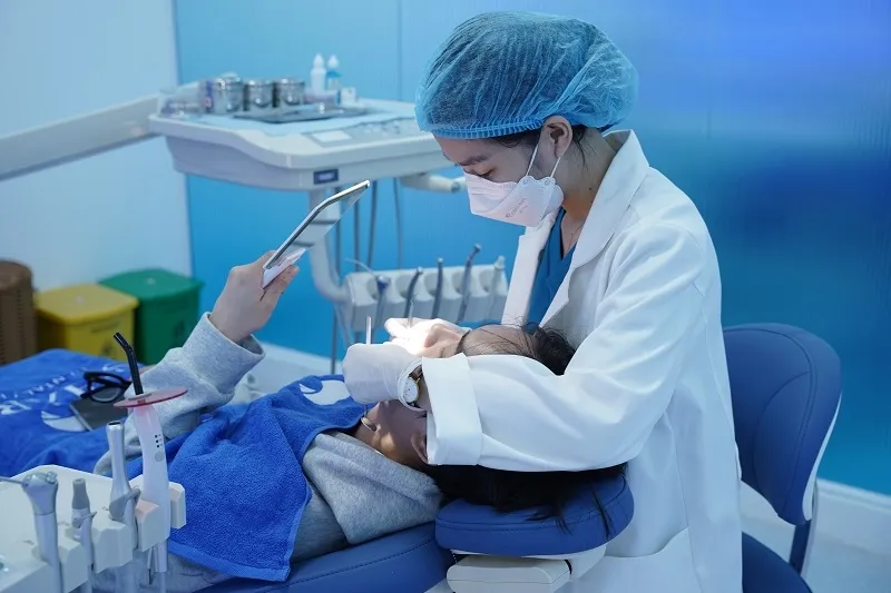 Pay attention to choosing a reputable dental clinic when undergoing implant placement to ensure safety and effective results