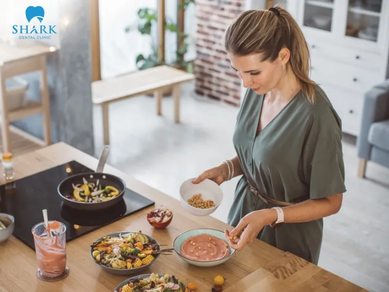 It is recommended to prioritize foods and fruits rich in vitamin C to help support healing and tissue recovery