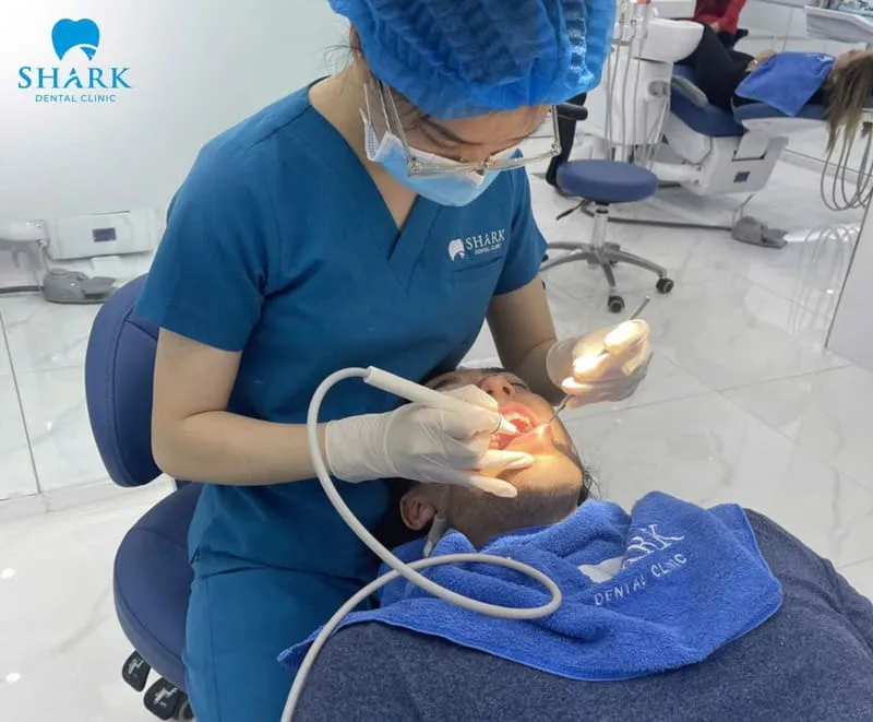 Traditional dental cement is mainly used in simpler cases or in situations where cost optimization is an important consideration during treatment