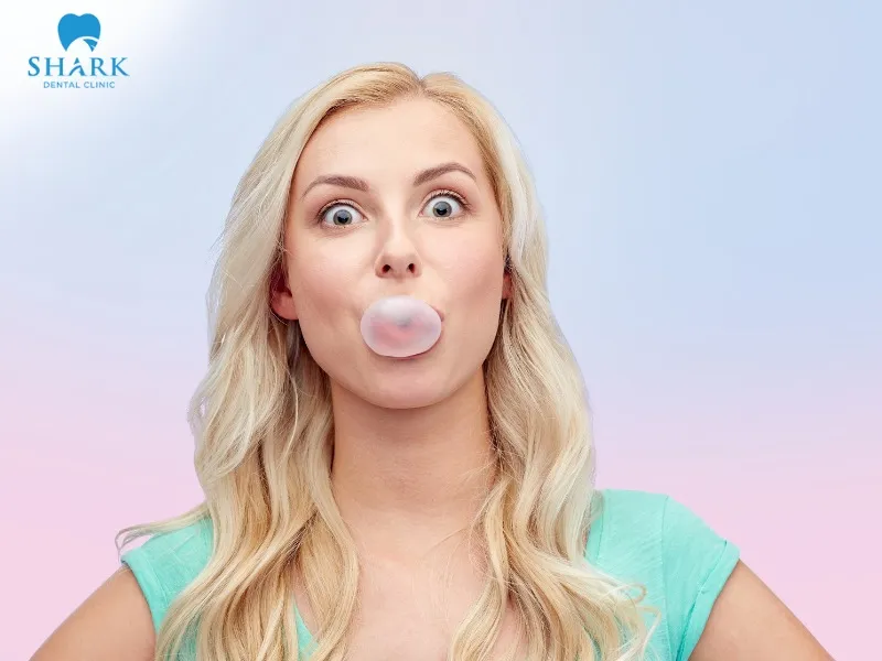 You can chew gum about 2–4 days after getting porcelain veneers