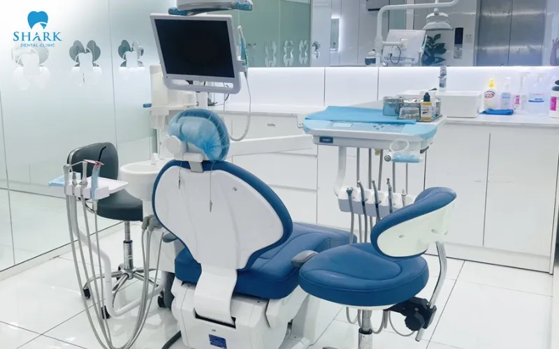 At Shark Dental Clinic, this protocol is one of the core standards consistently applied throughout the treatment process to help maintain a safe clinical environment for every patient