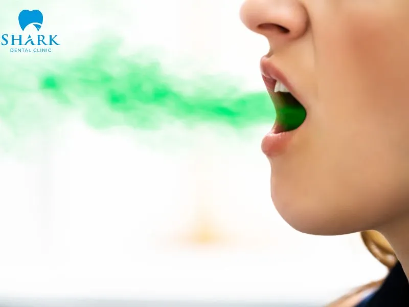An uneven bite can increase the risk of plaque accumulation, gingivitis, and bad breath because food debris and bacteria collect more easily