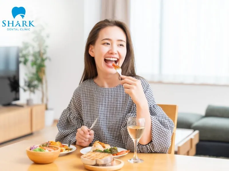 Following an appropriate diet after veneer placement helps protect the restorations and extend the lifespan of the porcelain veneers over time