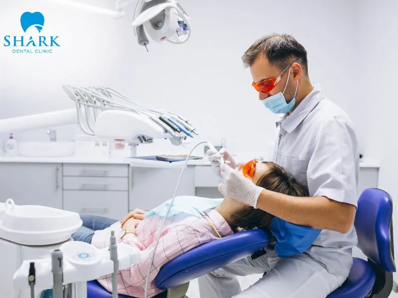 The choice between a porcelain crown and a porcelain inlay should be based on the condition of the affected tooth and the dentist’s professional recommendation