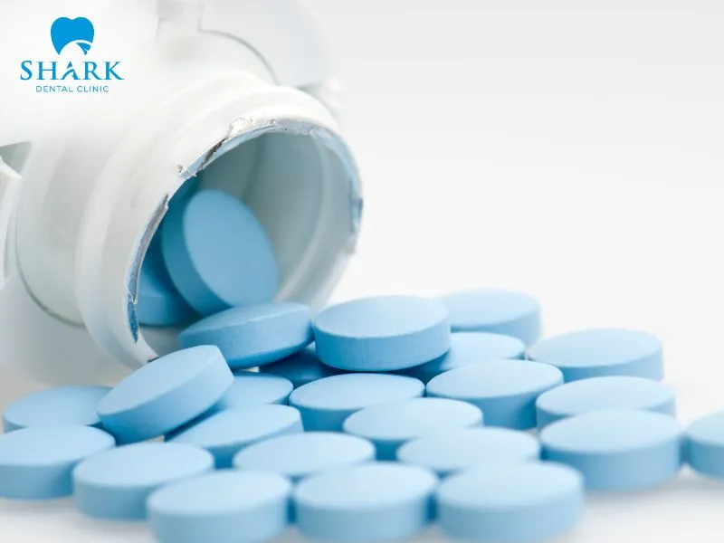 You should take all prescribed medication according to your dentist’s instructions after porcelain veneer placement