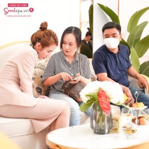 Tận tâm tư vấn và hỗ trợ khách hàng nhiệt tình