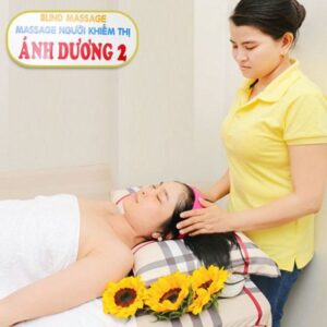 Chuyên viên massage khiếm thị Ánh Dương có tay nghề cao