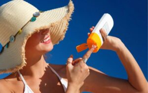 Ngăn ngừa tia UV bảo vệ làn da trước tác động tiêu cực của ánh nắng mặt trời