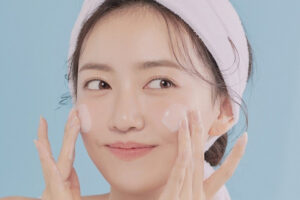 Ưu tiên lựa chọn các sản phẩm dưỡng da có thành phần dịu nhẹ không làm kích ứng da khi dùng chung với kem trị sẹo