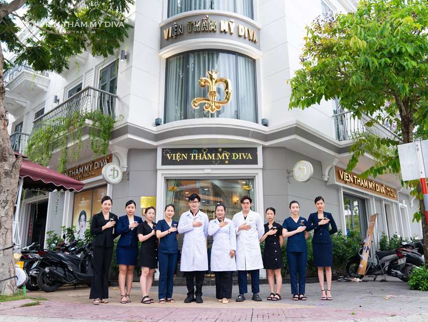 Hình ảnh bên ngoài một chi nhánh của Thẩm mỹ viện DIVA với thiết kế hiện đại, đồng bộ