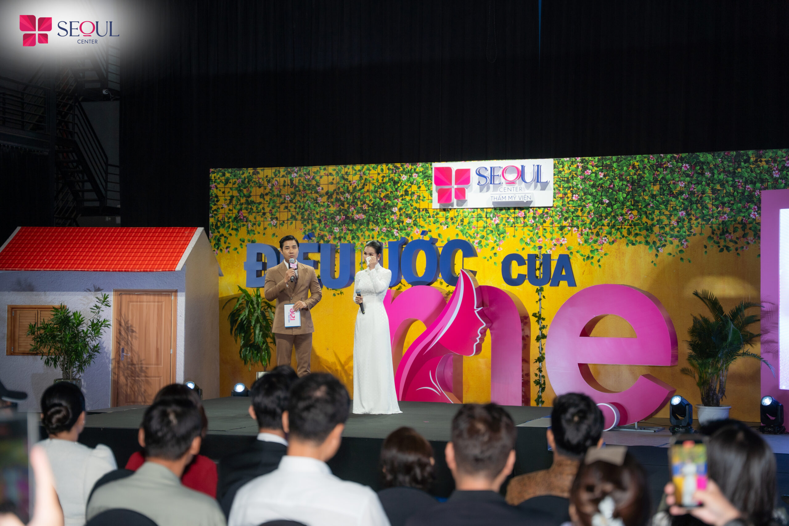 Ca sĩ Võ Hạ Trâm trình diễn ca khúc “Điều Ước Của Mẹ” vô cùng xúc động