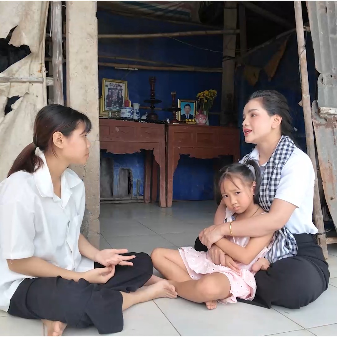 Bé Yến Nhi cám ơn chương trình đã hỗ trợ và đồng hành với hai chị em