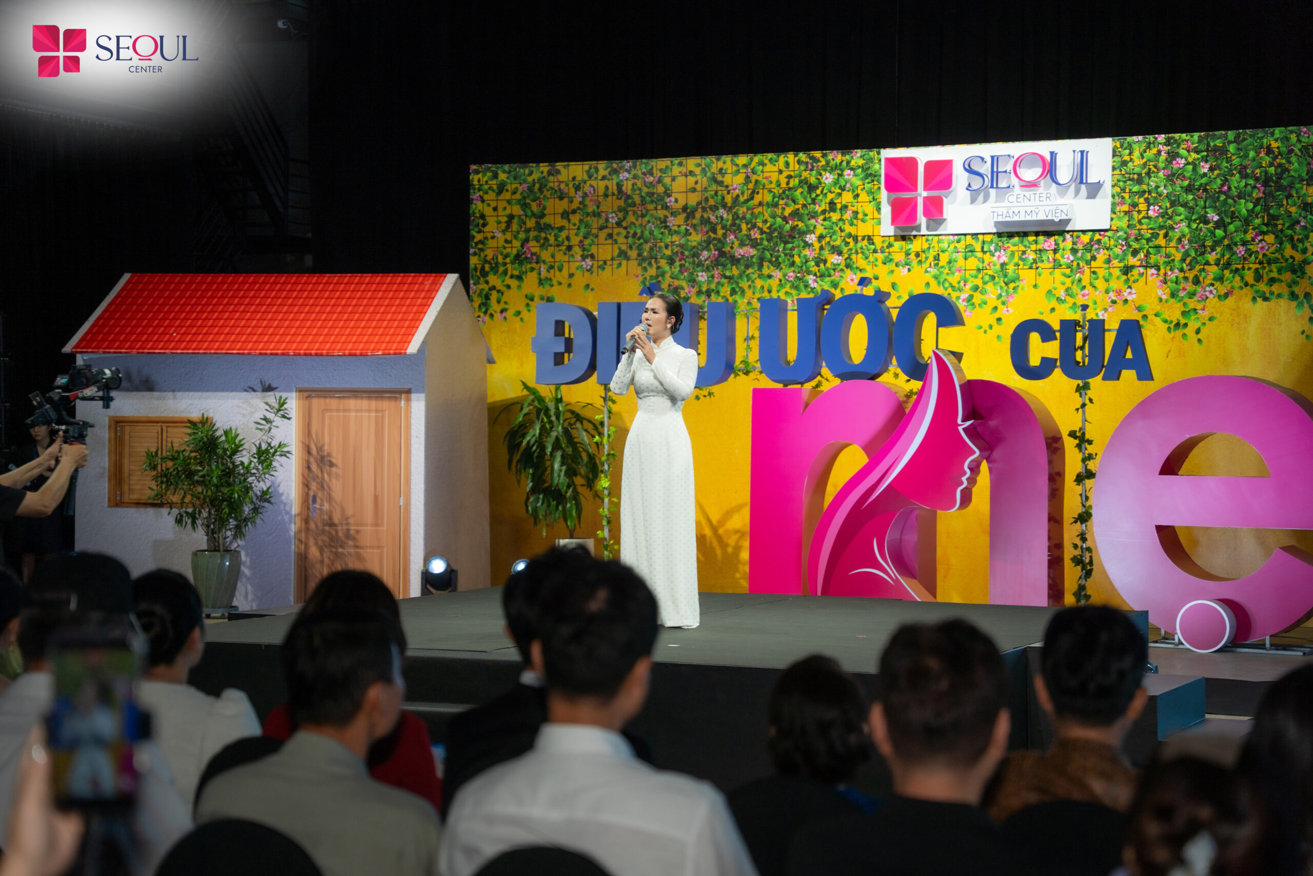 Ca sĩ Võ Hạ Trâm trình diễn ca khúc “Điều Ước Của Mẹ” vô cùng xúc động