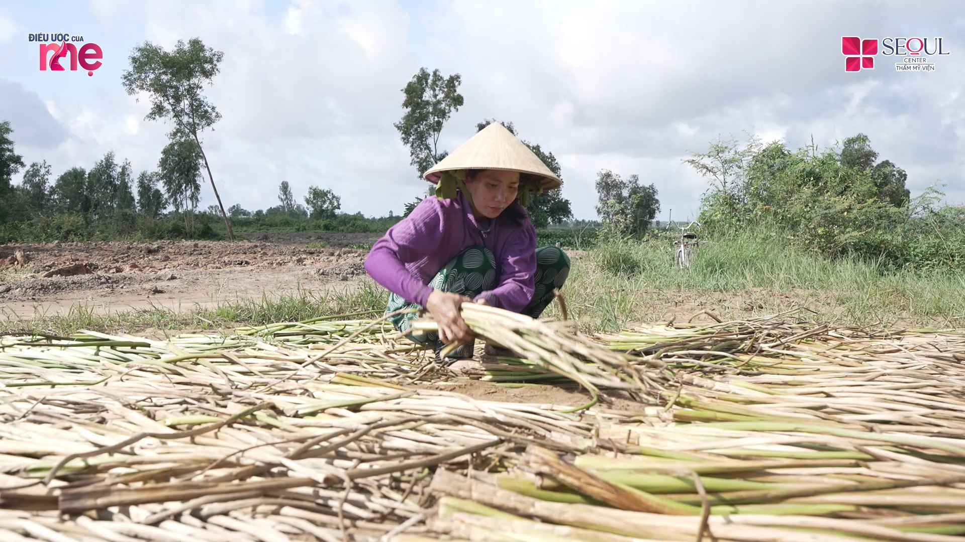 Dù mưa hay nắng chị Kim Liên đều cố gắng, chỉ cần nghỉ một ngày là không có cơm ăn