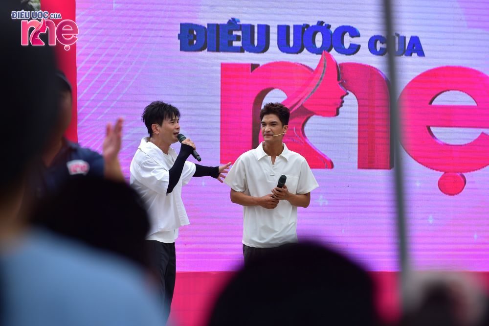 Chương trình Điều Ước Của Mẹ có sự góp mặt của hai khách mời, diễn viên Mạc Văn Khoa và ca sĩ Lâm Hùng