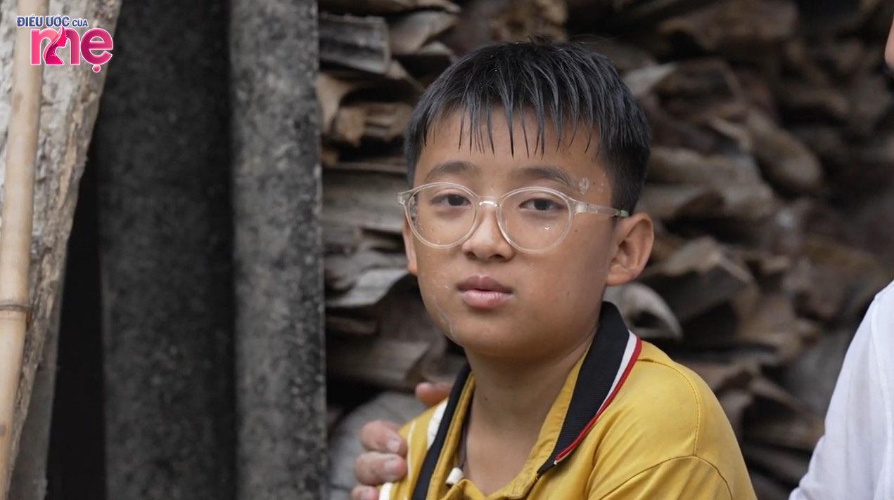 Bé Phúc - Cậu bé hiểu chuyện đến đau lòng, rất thương bà, thương mẹ và em