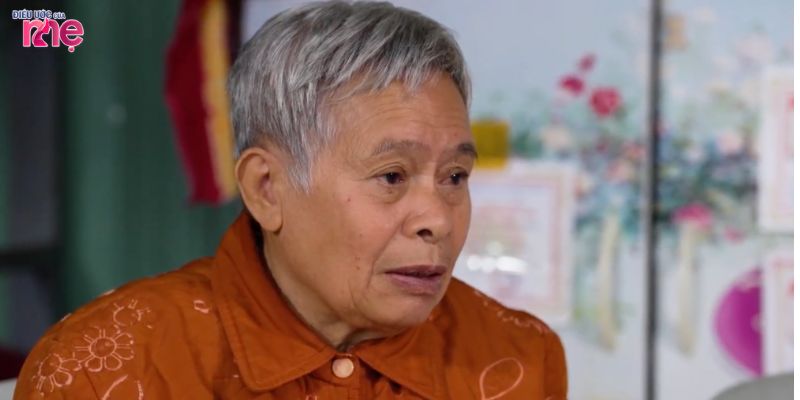 Bà ngoại của chị Kim Tuyến đã bị bạo hành bởi chính người mẹ ruột của chị Tuyến, để lại vết thương lòng sâu sắc trong lòng chị 