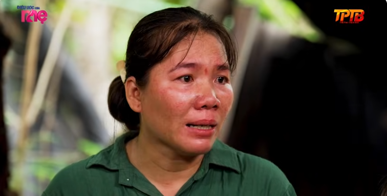 Chị Truyền Em từng có một gia đình hạnh phúc nhưng bi kịch ập tới khi chồng chị bị mắc ung thư máu