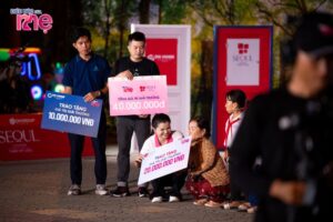 Gia đình chị Kiều mừng rỡ khi nhận được phần thưởng lớn từ chương trình