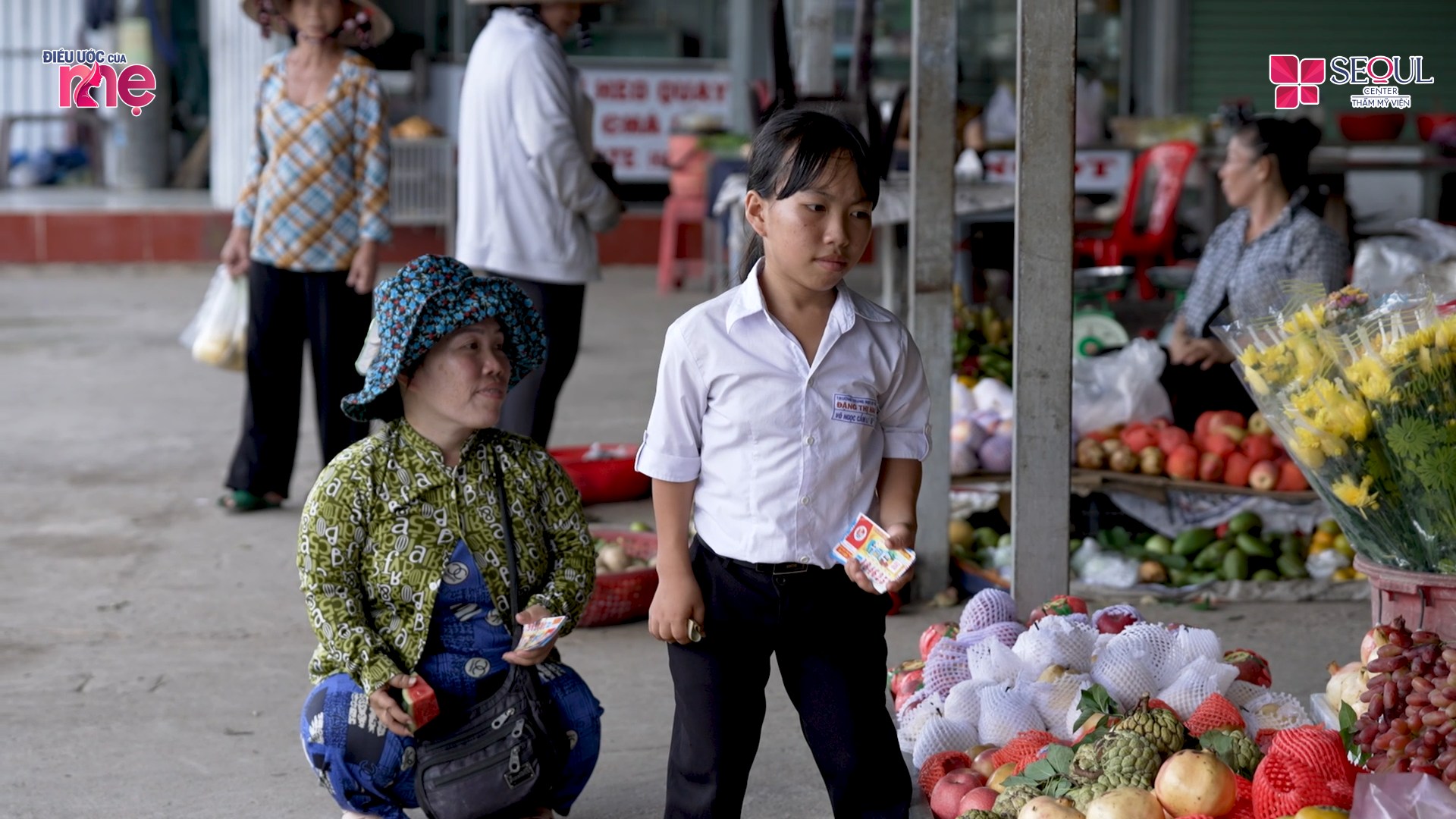 Chị Kiều và hai con bán vé số mỗi ngày để sống qua ngày