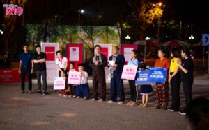 Những món quà vô cùng giá trị được trao gửi cho gia đình chị thông qua các vòng chơi của chương trình