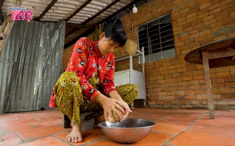 Cuộc sống vất vả khiến chị chỉ ngủ vọn vẻn 3 tiếng một ngày