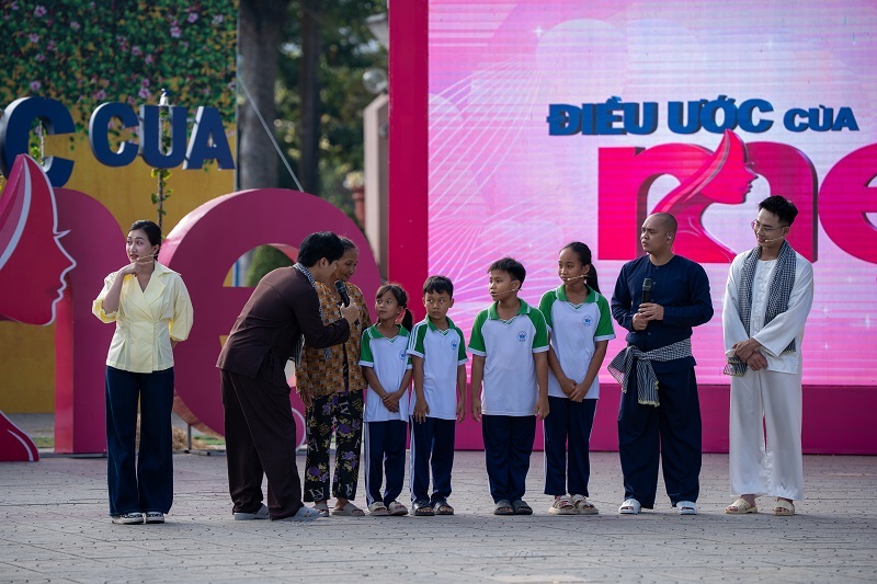 Những đứa trẻ hiểu chuyện, dù sống trong cảnh nghèo khó nhưng luôn chăm chỉ học tập
