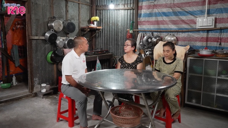 Cuộc sống khó khăn cô Huê khi là mẹ đơn thân và nuôi đứa con bị bệnh của mình