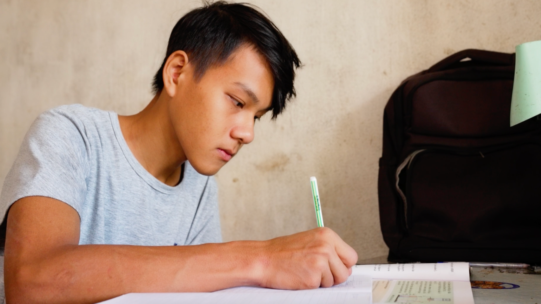 Con chị Phước phấn đấu học rất giỏi với mong muốn vượt khó, thoát nghèo