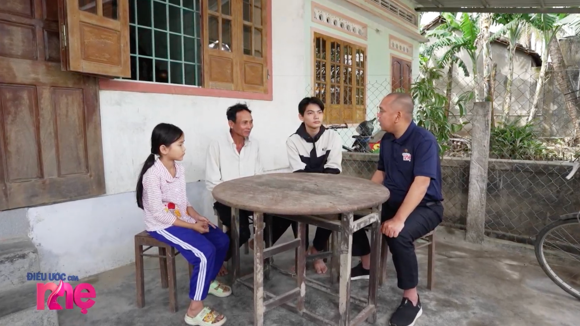 Gia đình anh Phạm Văn Mỹ sống tại DakLak, vợ mất sớm, một mình nuôi con    