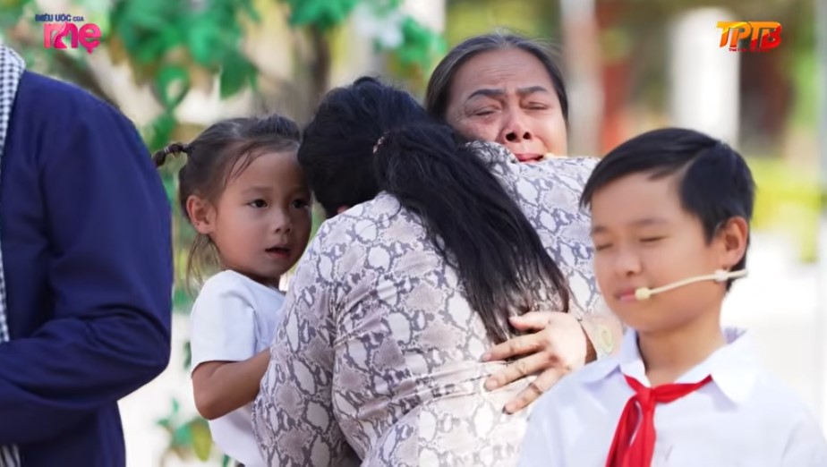 Chị Quỳnh và mẹ chồng bất ngờ gặp nhau tại chương trình, vỡ òa hạnh phúc