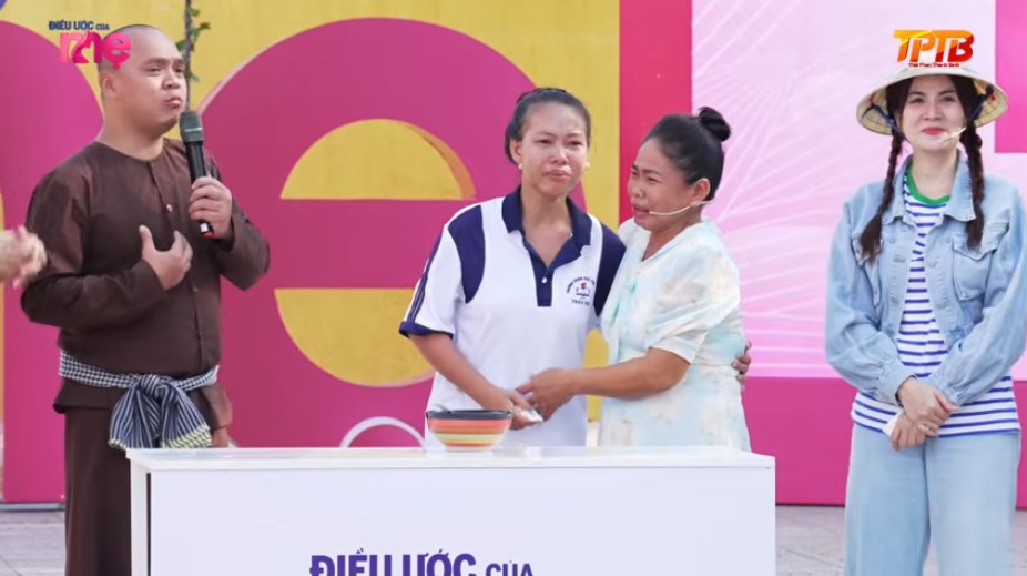 Chị Lài được Thẩm mỹ viện Seoul Center mời chuyên gia tân trang diện mạo, xuất hiện trước mặt bé Mai với hình ảnh hoàn toàn xinh đẹp