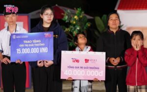 Sau chương trình, gia đình chị Quân nhận được nhiều phần quà vô cùng giá trị