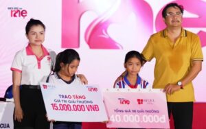 Gia đình cũng nhận được nhiều phần quà có giá trị qua các vòng chơi của chương trình