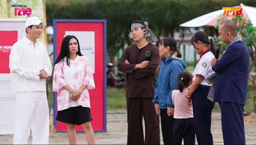 Ca sĩ Lâm Hùng và Phương Thanh động viên chị Thủy vực dậy tinh thần, sống tích cực để lo cho các con