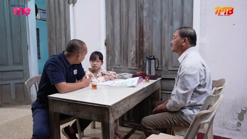 Hoàn cảnh thứ hai, nhà kết nối Thái Phan Thanh Bình đã đưa khán giả ghé thăm gia đình bé Linh Nhi, câu chuyện của họ đã khiến hàng triệu khán giả rơi nước mắt
