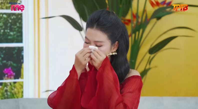 Sau khi xem thước phim những câu chuyện của mùa 1 Điều Ước Của Mẹ, đại sứ thương hiệu Seoul Center - diễn viên Quỳnh Lam đã khóc