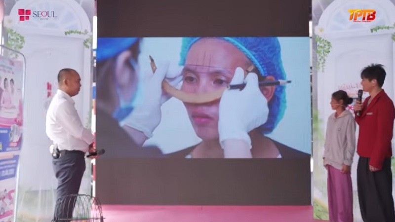 Ngoài ra, chị Thúy còn được tặng dịch vụ phun mày giúp chị sở hữu gương mặt hài hòa, trẻ trung hơn