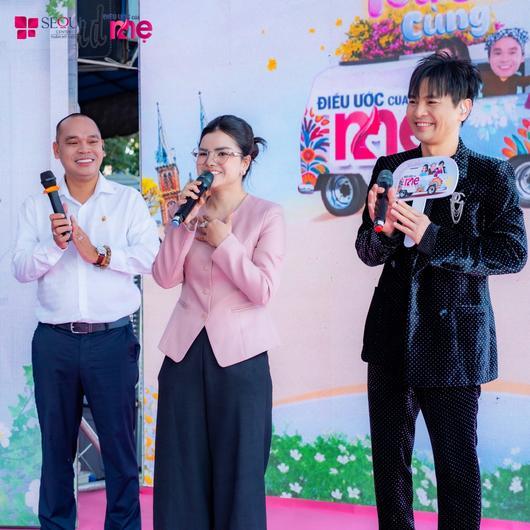 Tập 2 Hành Trình Tỏa Sắc Cùng Điều Ước Của Mẹ có sự tham gia của ca sĩ Lâm Hùng, Ban Lãnh Đạo Thẩm mỹ viện Seoul Center, nhà sản xuất Thái Phan Thanh Bình 