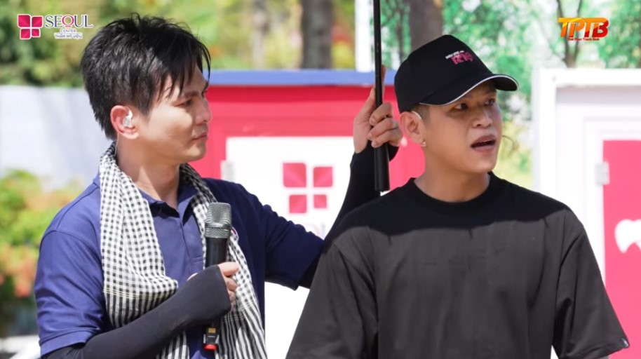 Rapper dành tặng cho bé Mỹ Siêng một câu rap tựa như hoàn cảnh của cô bé